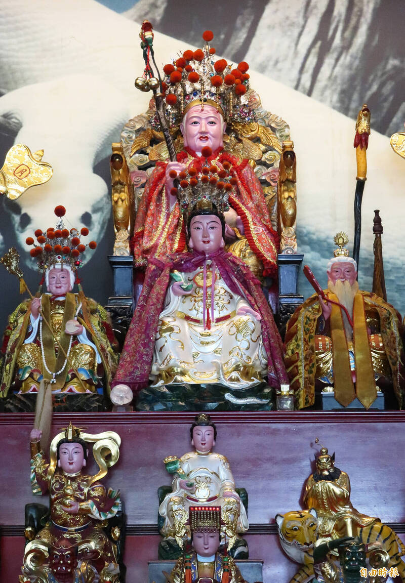 奇廟！楊梅白蛇廟有300多條蛇 不孕夫妻求得「小龍女」